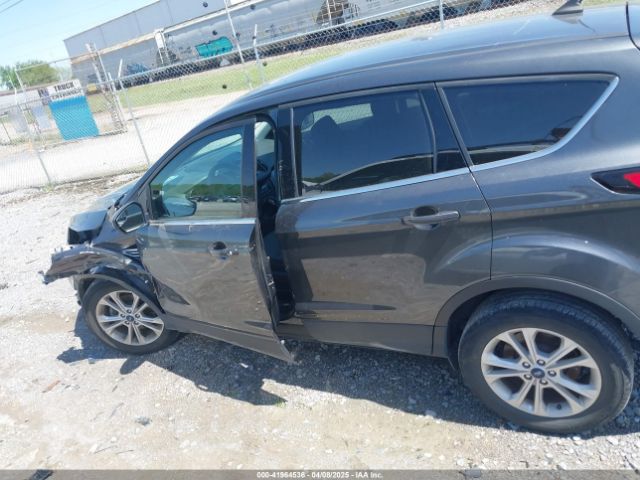1FMCU0GD7KUA49858 Ford ESCAPE SE