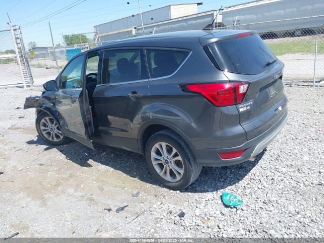 1FMCU0GD7KUA49858 Ford ESCAPE SE