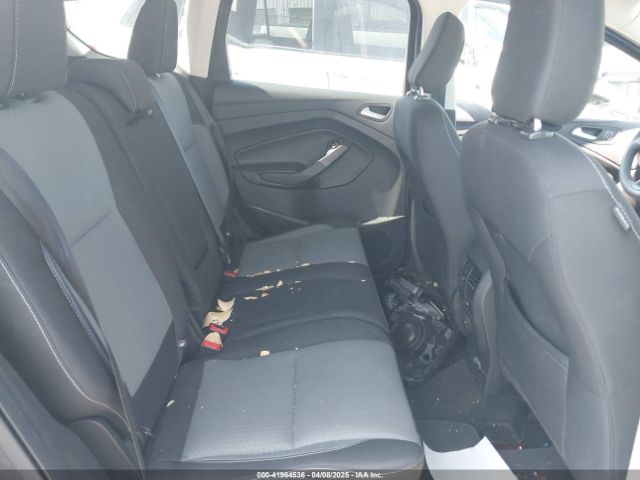 1FMCU0GD7KUA49858 Ford ESCAPE SE