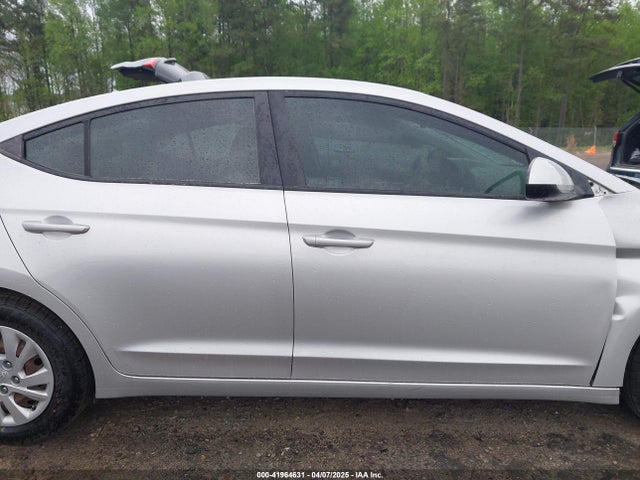 5NPD74LFXHH060306 Hyundai ELANTRA SE
