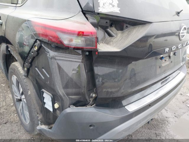 5N1AT3BA5MC833344 Nissan Rogue Sv Fwd