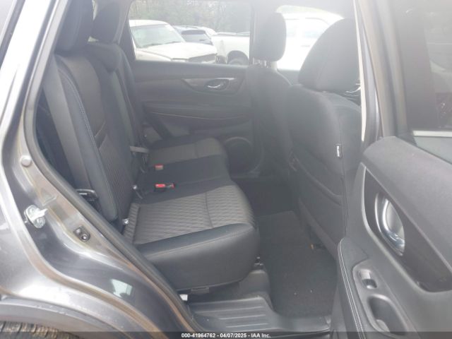 5N1AT2MV6JC769501 Nissan ROGUE SV