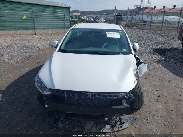 5NPD74LF9JH399905 Hyundai ELANTRA SE