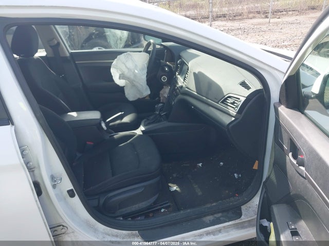 5NPD74LF9JH399905 Hyundai ELANTRA SE