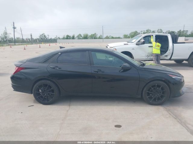 5NPLL4AG4NH053284 Hyundai ELANTRA SE