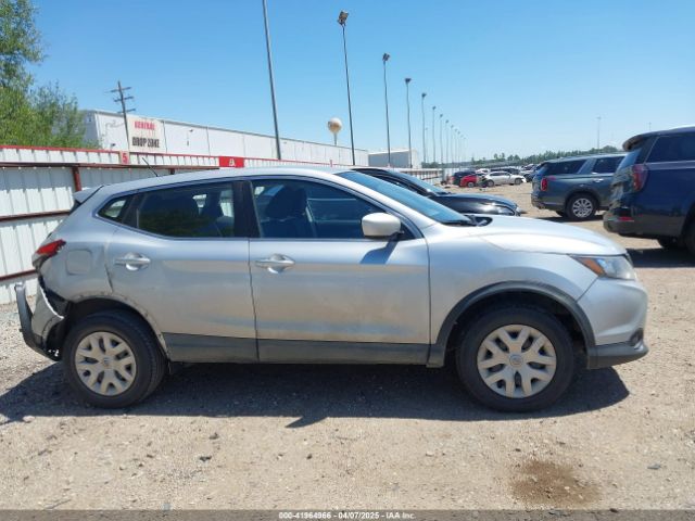 JN1BJ1CP1JW155386 Nissan Rogue Sport S