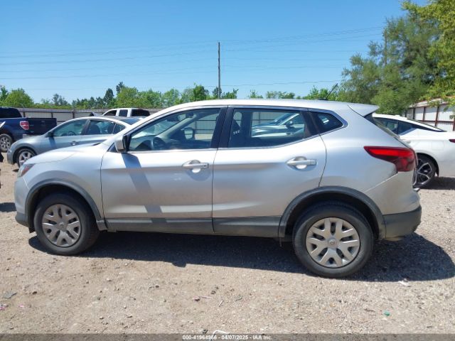 JN1BJ1CP1JW155386 Nissan Rogue Sport S