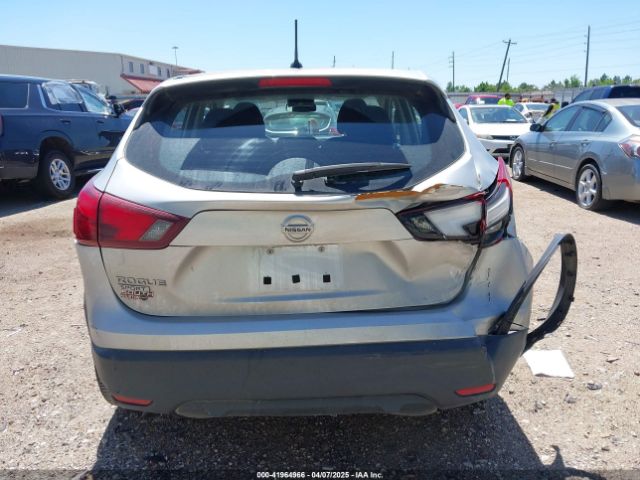 JN1BJ1CP1JW155386 Nissan Rogue Sport S