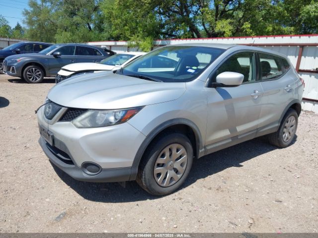 JN1BJ1CP1JW155386 Nissan Rogue Sport S