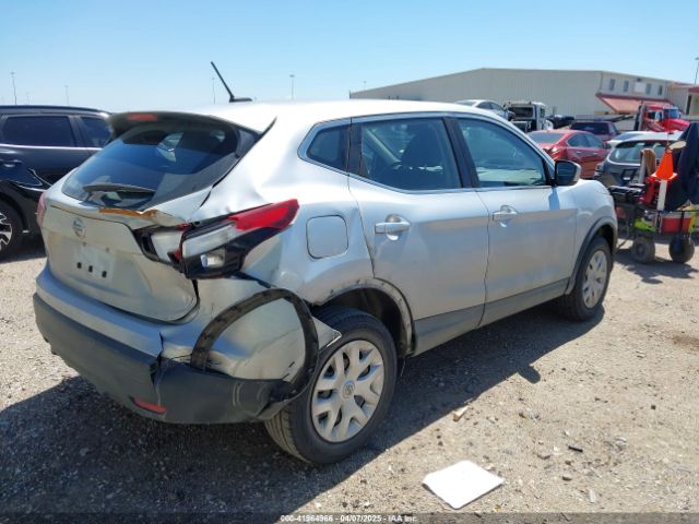 JN1BJ1CP1JW155386 Nissan Rogue Sport S