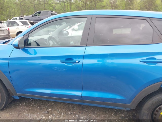 KM8J23A48JU635328 Hyundai TUCSON SE