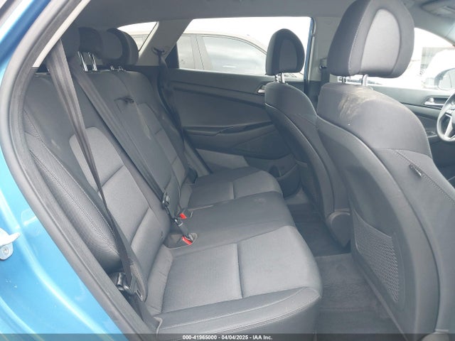 KM8J23A48JU635328 Hyundai TUCSON SE