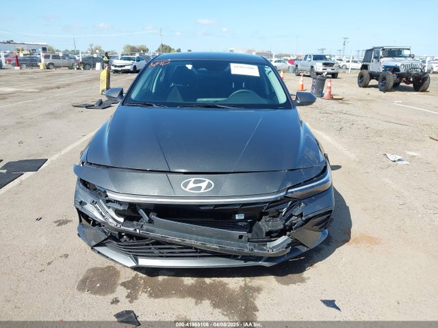 KMHLM4DG8RU807075 Hyundai ELANTRA SEL