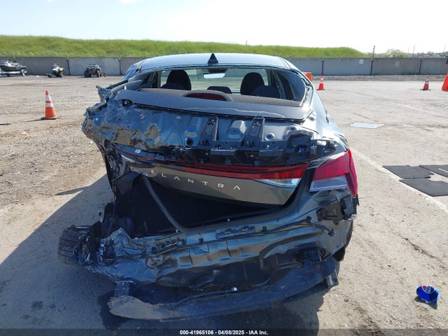 KMHLM4DG8RU807075 Hyundai ELANTRA SEL