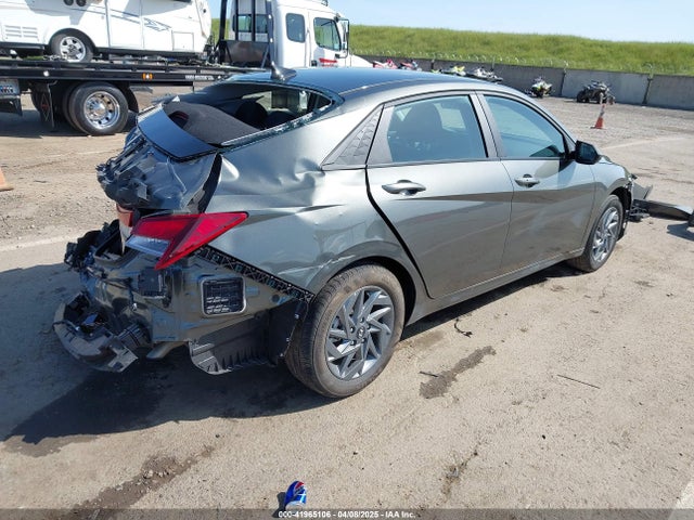 KMHLM4DG8RU807075 Hyundai ELANTRA SEL