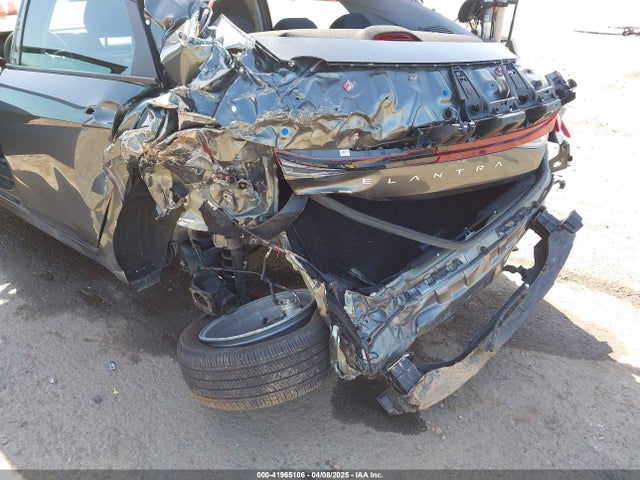 KMHLM4DG8RU807075 Hyundai ELANTRA SEL