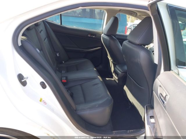 JTHBA1D2XG5035793 Lexus IS 200T