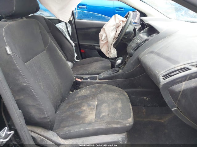 1FADP3K26JL309460 Ford FOCUS SE