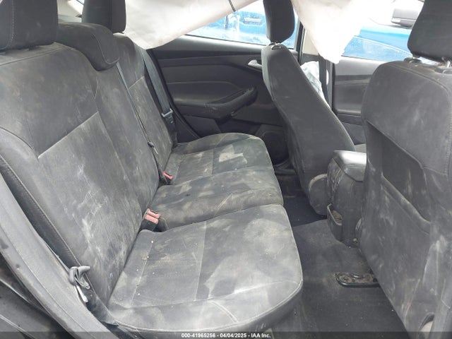 1FADP3K26JL309460 Ford FOCUS SE
