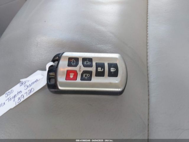 5TDYK3DC2GS705506 Toyota Sienna Xle 8 Passenger