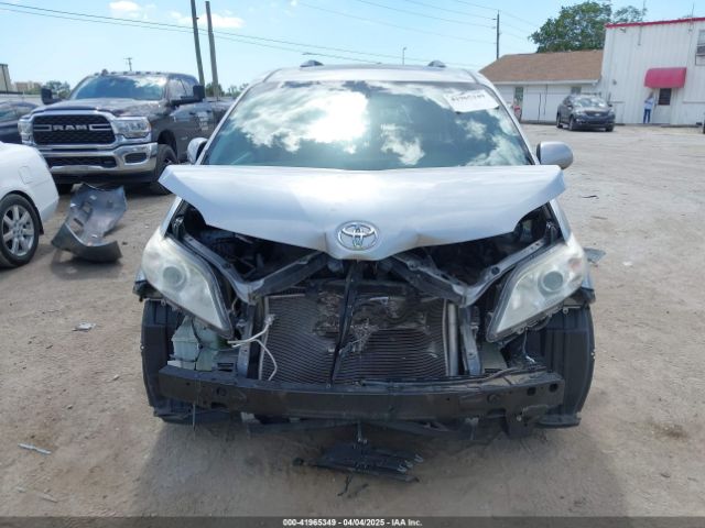 5TDYK3DC2GS705506 Toyota Sienna Xle 8 Passenger