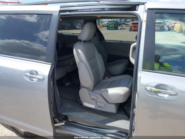 5TDYK3DC2GS705506 Toyota Sienna Xle 8 Passenger