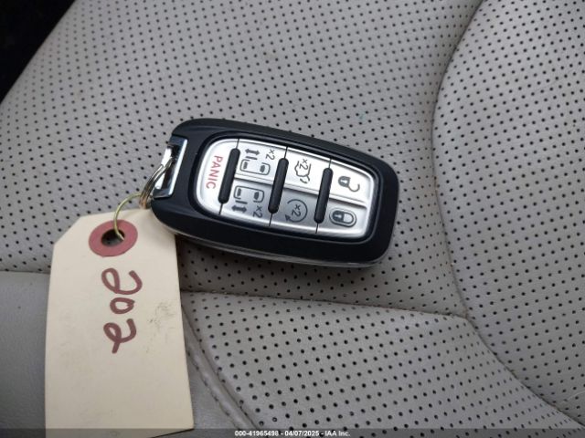 2021 CHRYSLER PACIFICA HYBRID 2C4RC1S7XMR514240 Photo 10