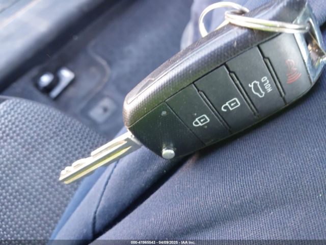 3KPFK4A79JE271400 KIA FORTE LX
