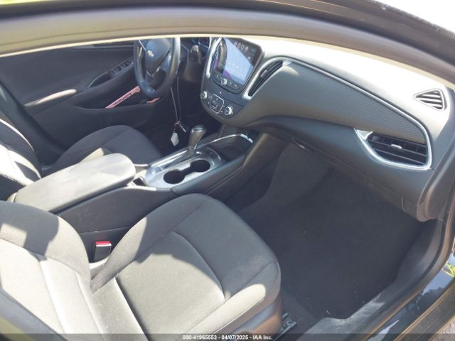 1G1ZE5ST2HF221243 Chevrolet MALIBU 1LT