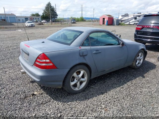2003 MERCEDES-BENZ SLK 320 WDBKK65F63F282132 Photo 3