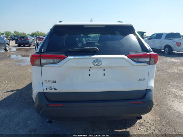 2T3W1RFV9KC005888 Toyota Rav4 Xle