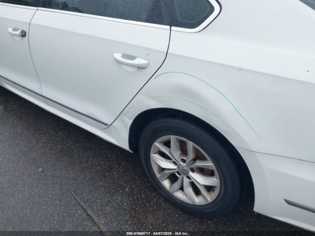 1VWAT7A38GC056495 Volkswagen Passat 1.8t S