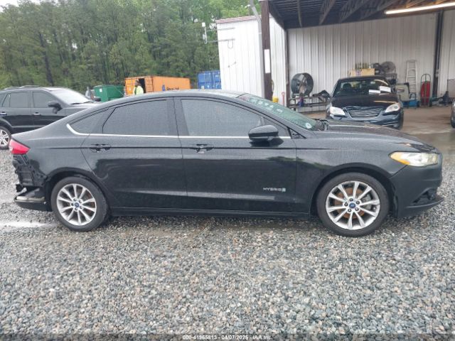 3FA6P0LU2HR358576 Ford Fusion Hybrid Se