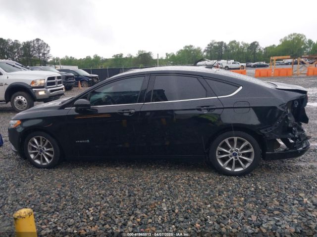3FA6P0LU2HR358576 Ford Fusion Hybrid Se