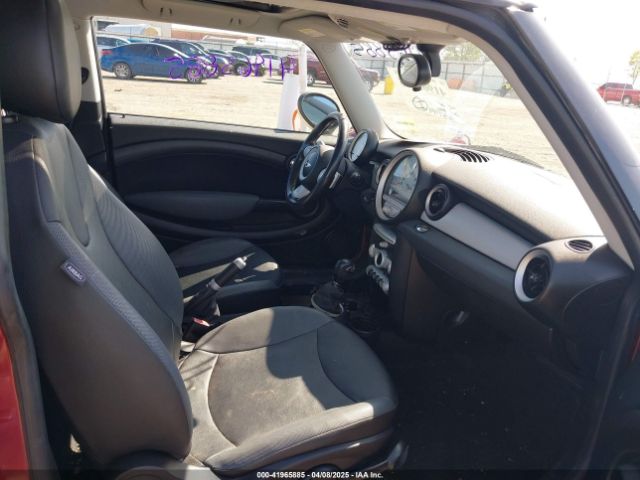2009 MINI COOPER WMWMF335X9TW71368 Photo 4