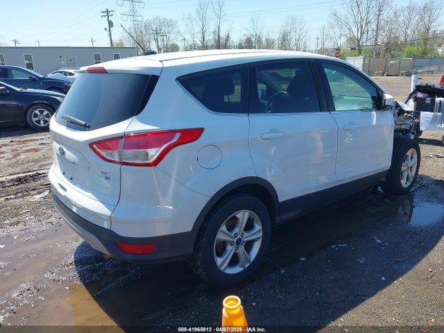 1FMCU9GX5GUA68950 Ford ESCAPE SE