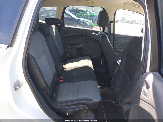 1FMCU9GX5GUA68950 Ford ESCAPE SE