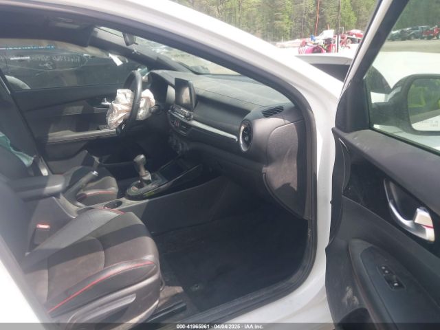 3KPF44AC7ME318340 KIA Forte Gt Manual