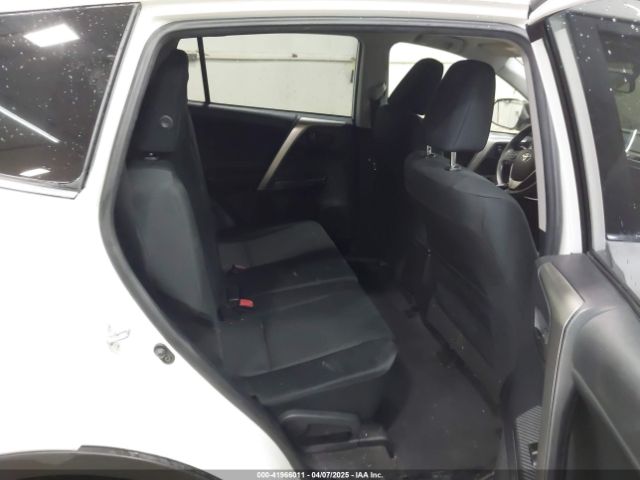 JTMBFREV3FJ038776 Toyota RAV4 LE