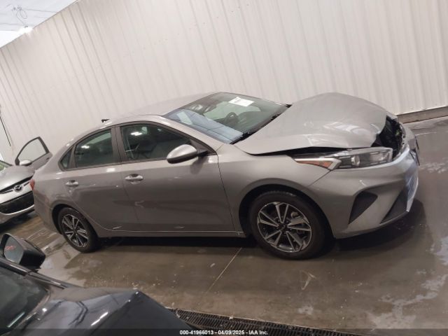 3KPF24AD9PE599897 KIA Forte Lxs