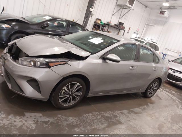 3KPF24AD9PE599897 KIA Forte Lxs