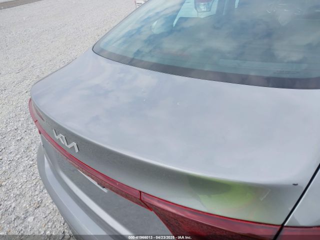 3KPF24AD9PE599897 KIA Forte Lxs