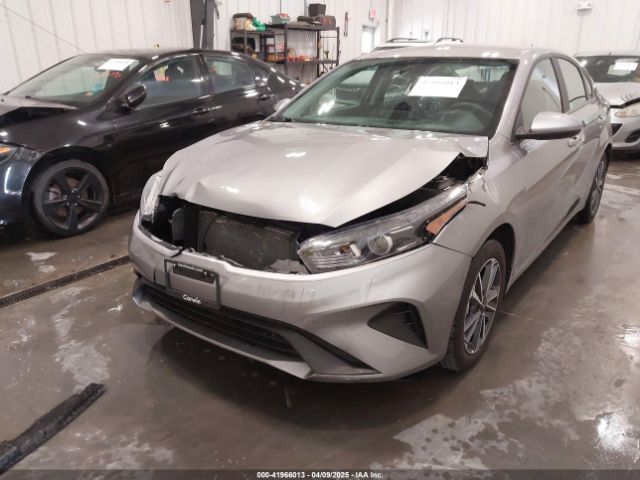 3KPF24AD9PE599897 KIA Forte Lxs