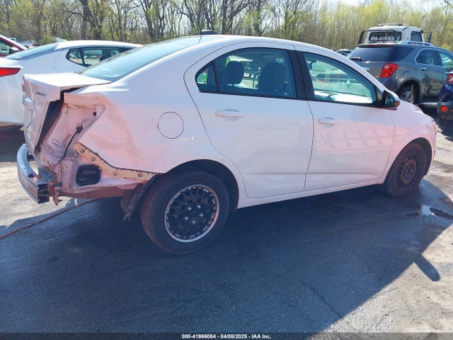 1G1JB5SHXF4158869 Chevrolet Sonic Ls Manual