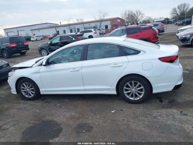 5NPE24AF2KH729813 Hyundai SONATA SE