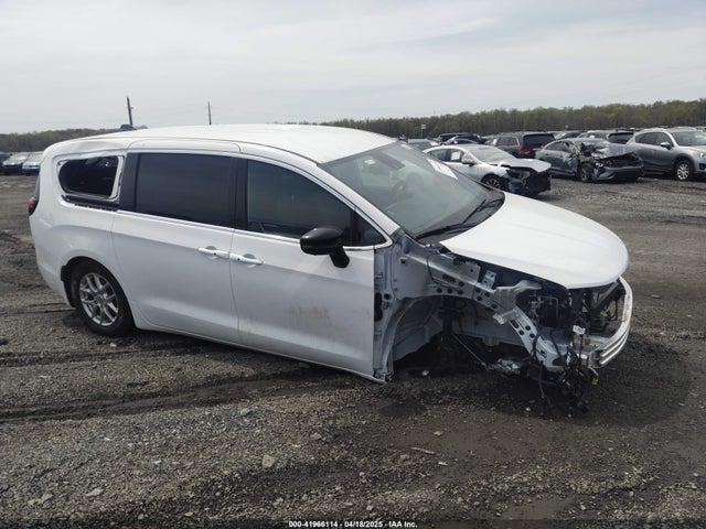 2C4RC1BGXSR521900 Chrysler Pacifica Select