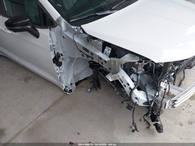 2C4RC1BGXSR521900 Chrysler Pacifica Select
