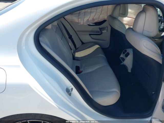 W1KAF4GB8PR133974 Mercedes-Benz C 300 Sedan