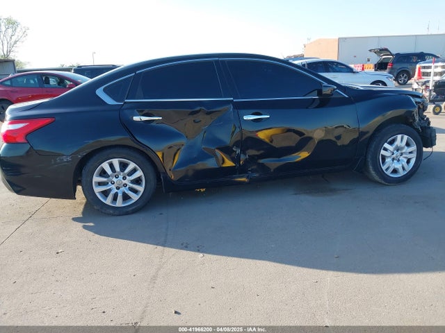 1N4AL3AP5HN358711 Nissan Altima 2.5 S