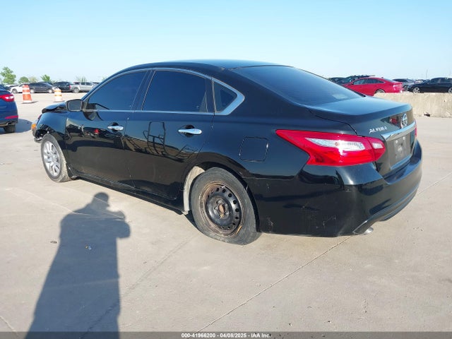1N4AL3AP5HN358711 Nissan Altima 2.5 S